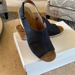 Rockport Briah Perf Sling wedge sandal in black, ladies size 10